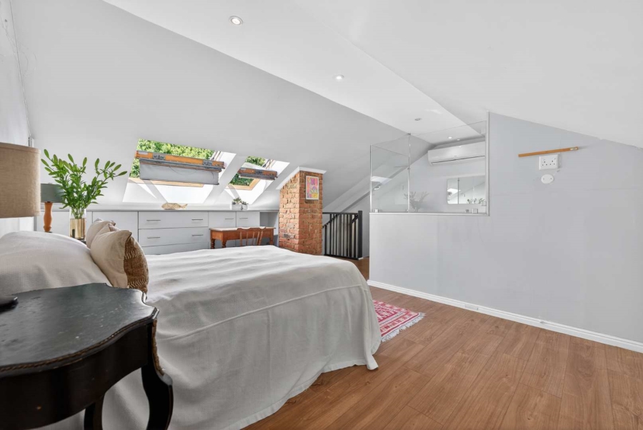 2 Bedroom Property for Sale in Oranjezicht Western Cape